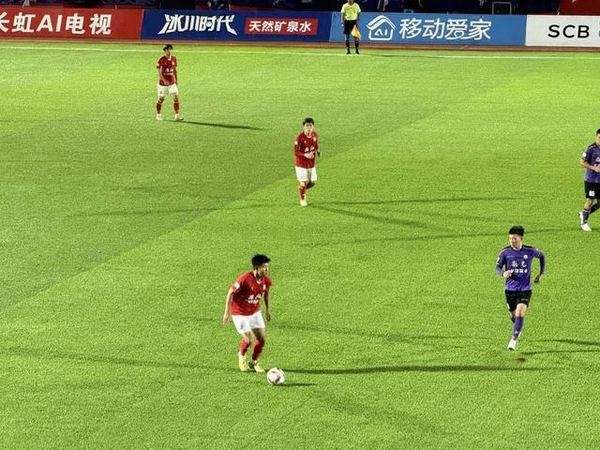 南充主场3:2力克德阳 鲜小龙制胜球锁定金靴悬念